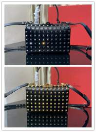 Picture of Valentino Handbags _SKUfw132570596fw